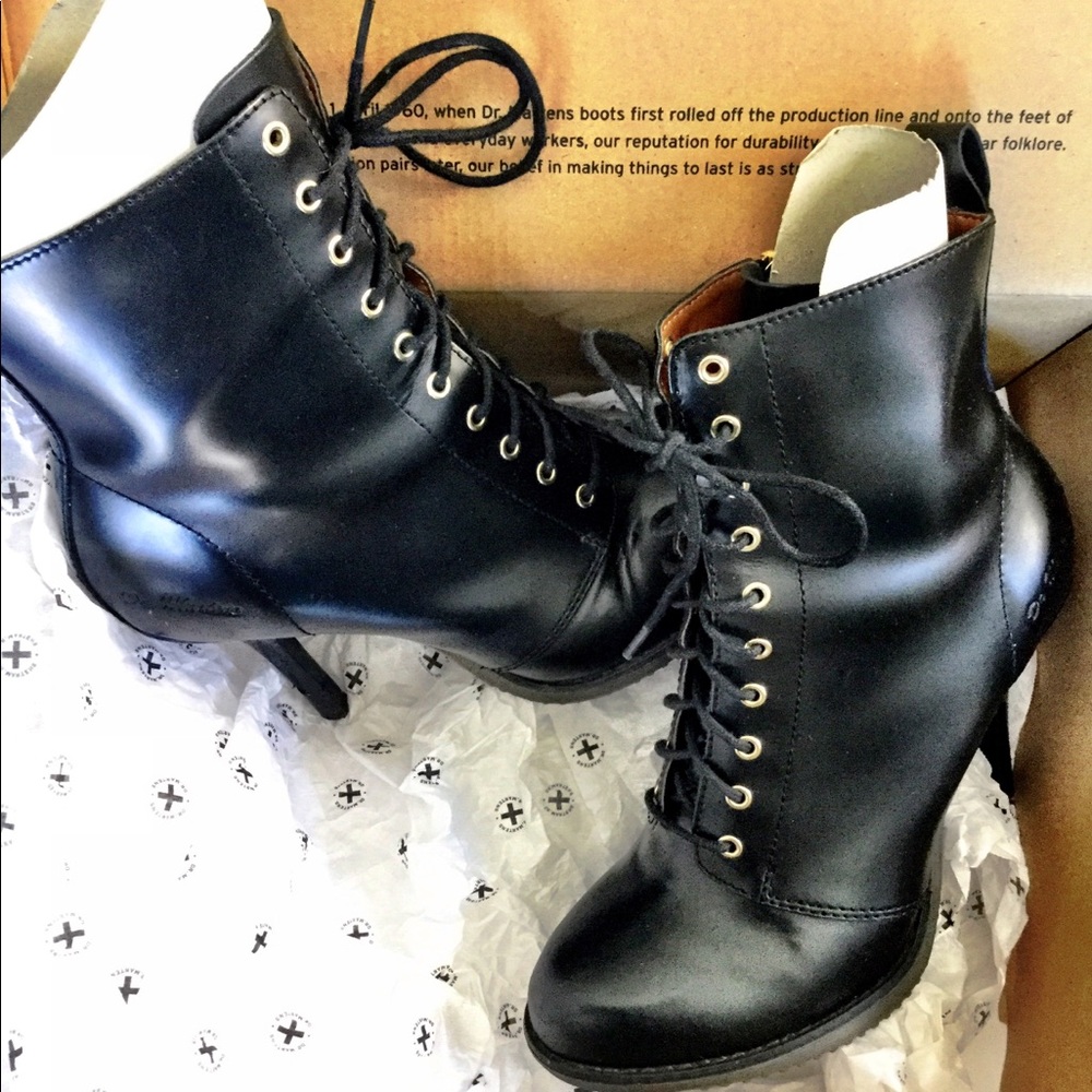 Dr Martens Kimora Zipper Boot w/Lace Tie